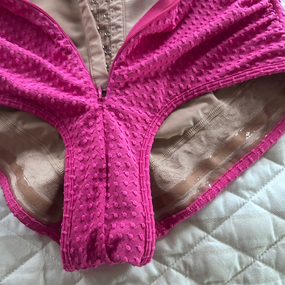 Curvy-Faja lined butt lifting swimsuit - Picture 6 of 8